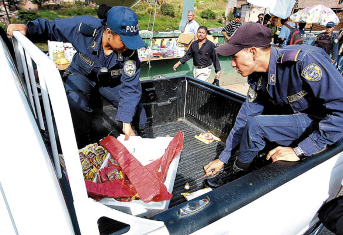 Decomisan L 15 mil de pólvora en operativos