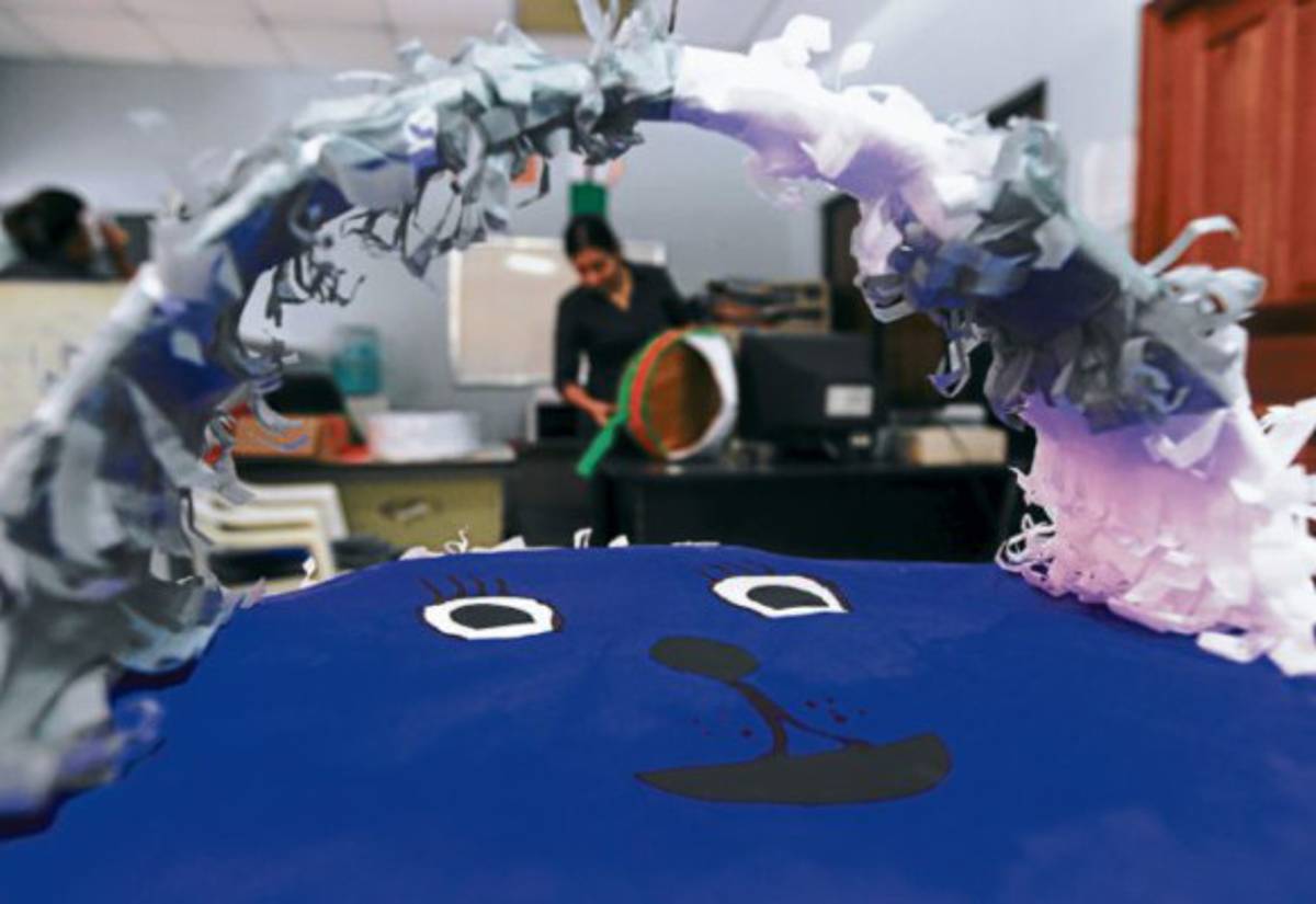 A la fábrica de piñatas por abuso doméstico