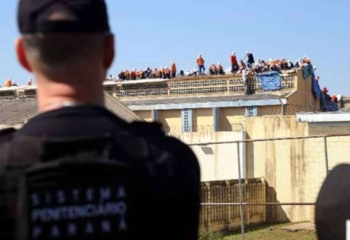 Brasil busca a decenas de presos fugados e investiga masacre de 56 en un motín  