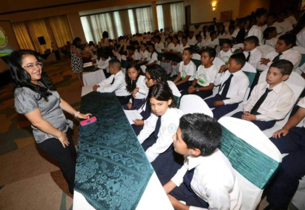 Escuela Esteban Mendoza gana primer lugar en Escuelas Amigables con el Ambiente