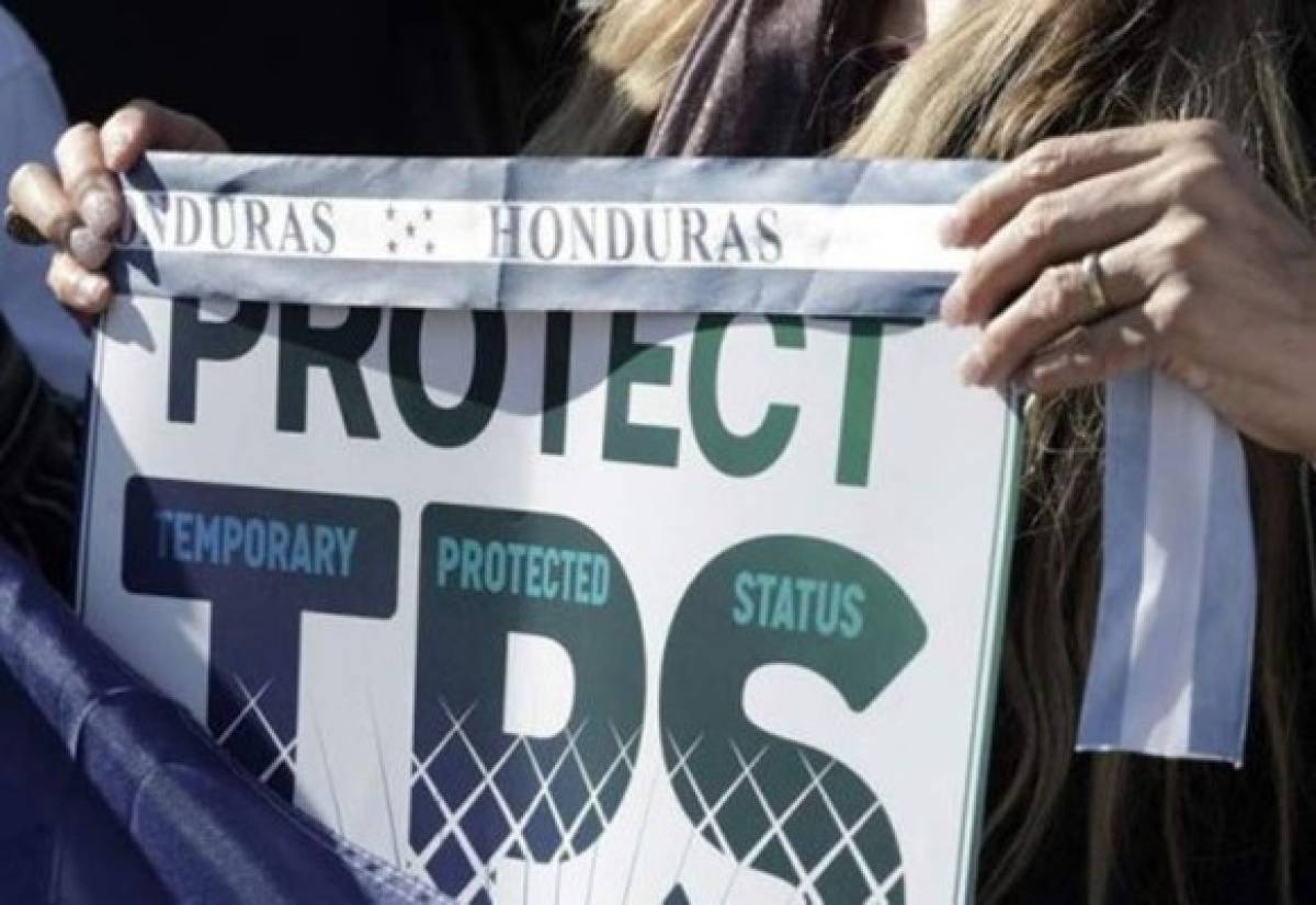 Demócratas y republicanos critican decisión sobre TPS que obliga a migrantes a un futuro incierto