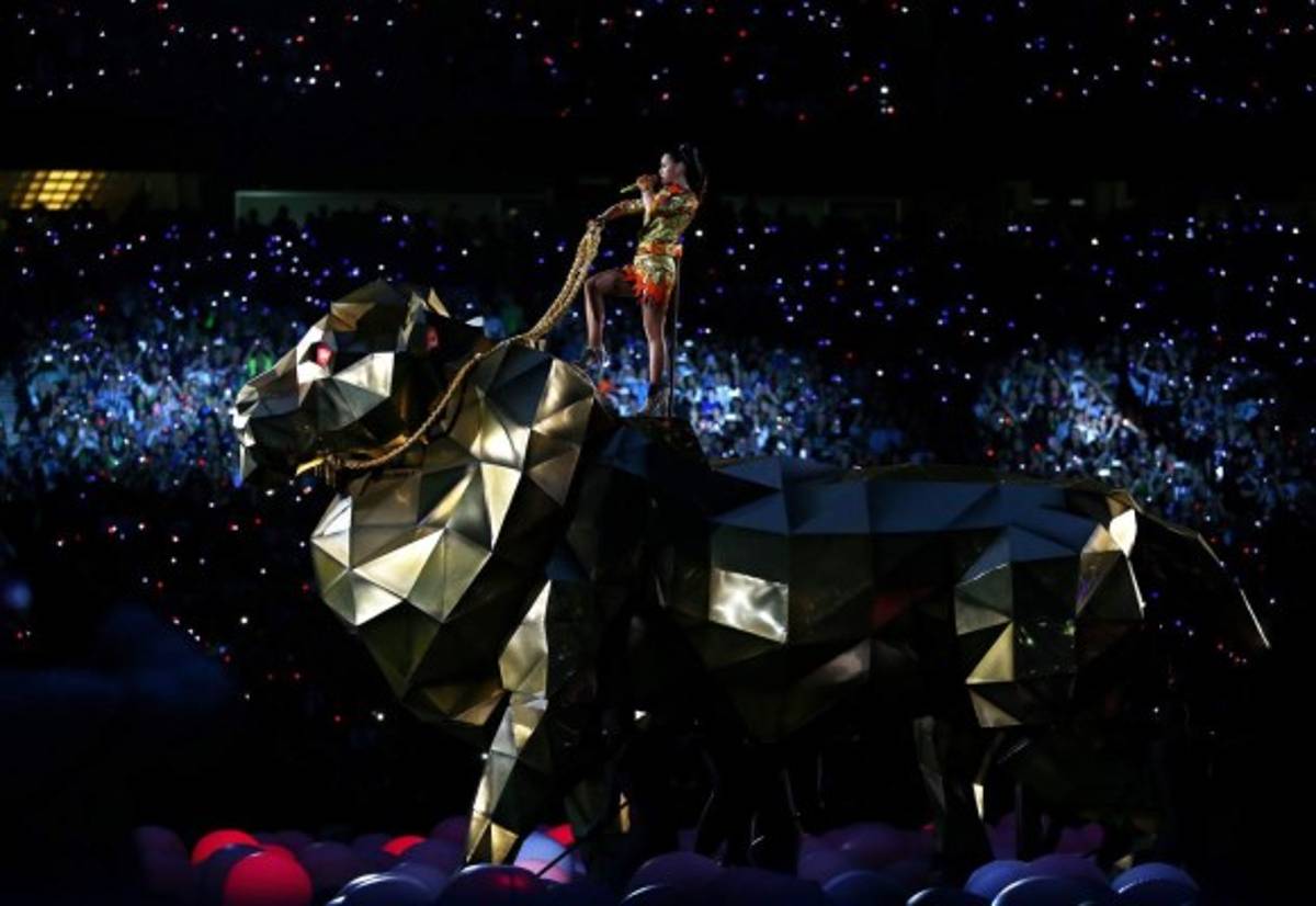 Katy Perry se roba el show en el Super Bowl