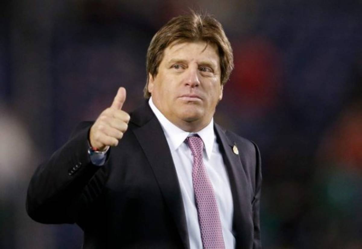 'Piojo'Herrera es destituido tras agresión a periodista   