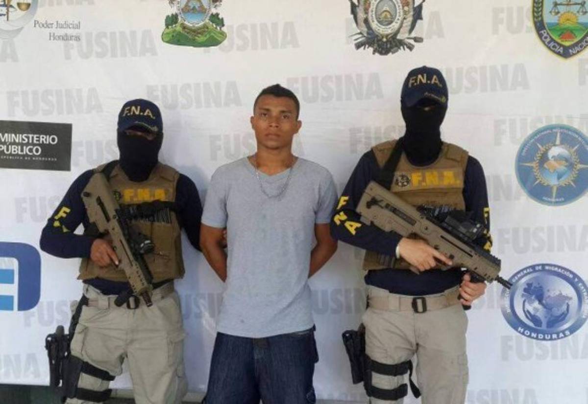 Capturan a uno de los supuestos asesinos de jóvenes en barbería