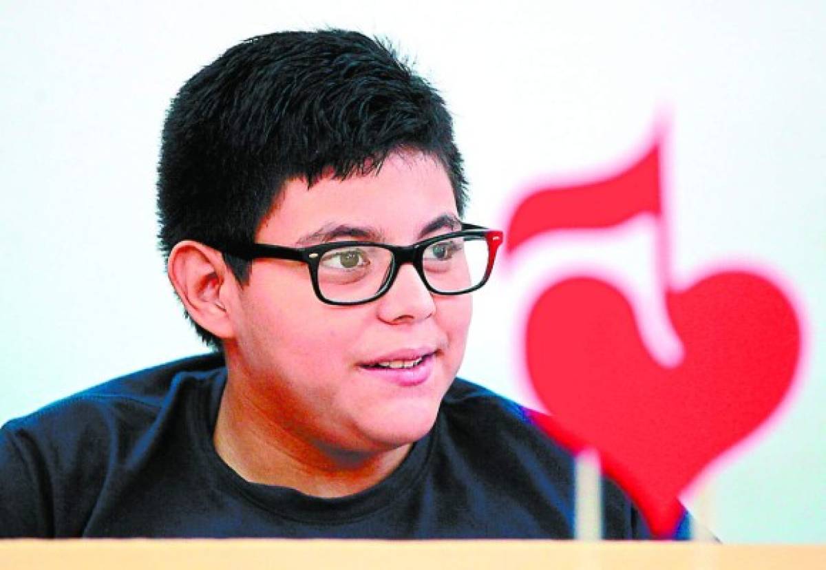 Fernando David Rodríguez, de 11 años, ingresó a Teletón cuando tenía tres meses de edad, con un diagnóstico de parálisis cerebral ahora ya puede caminar.