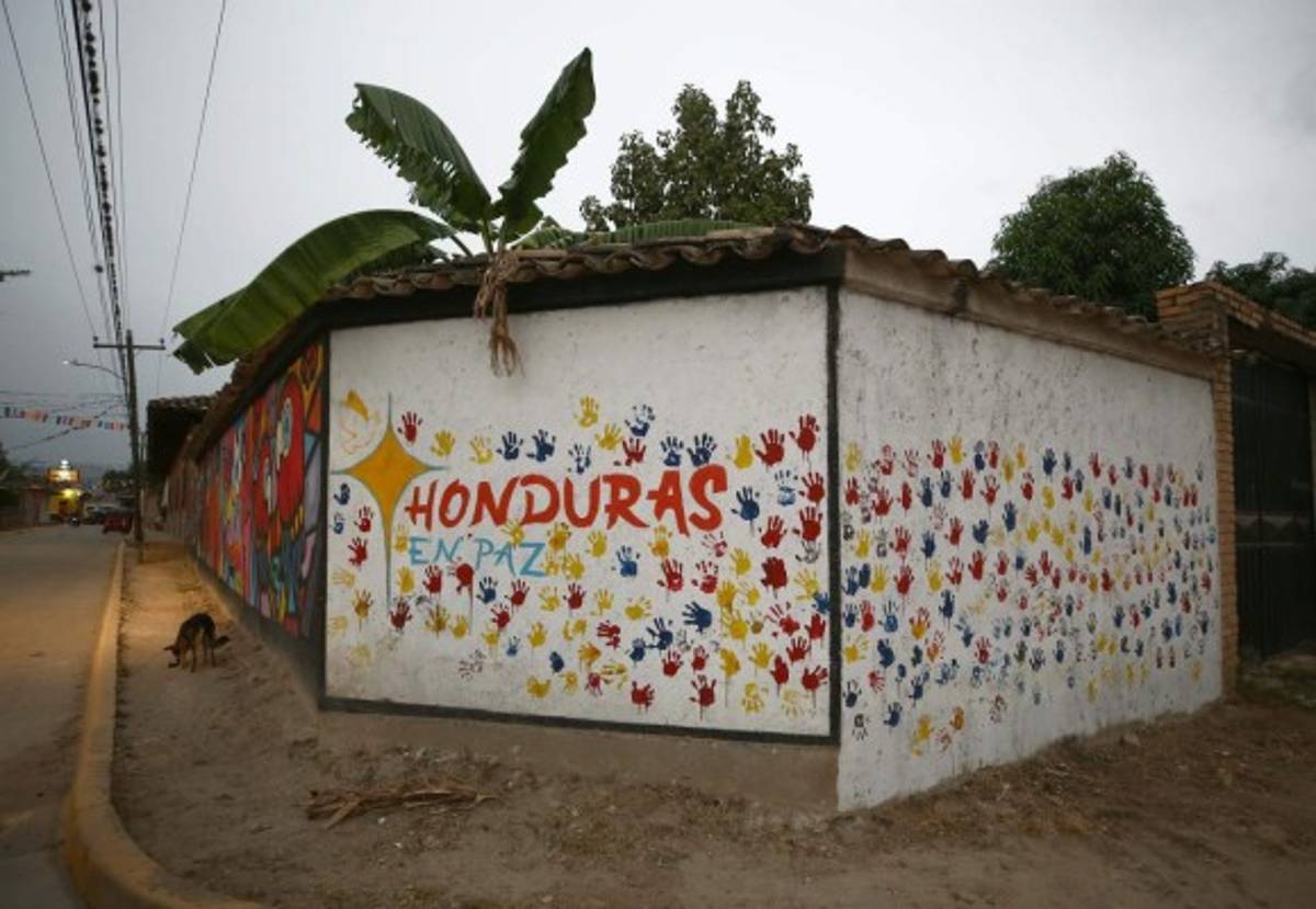 Morocelí se viste de colores para promover la paz