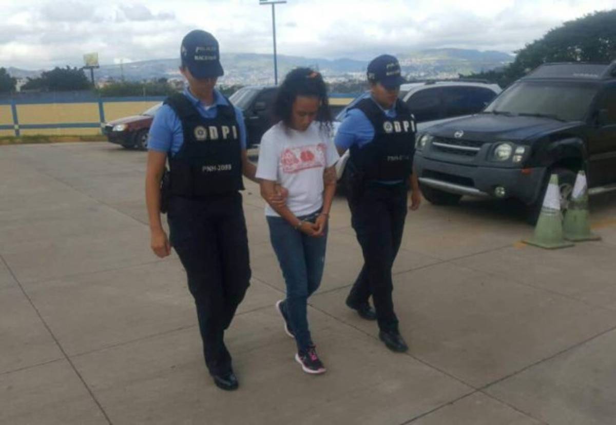 Detienen a hondureña que asesinó a su hijastra de tres años de edad