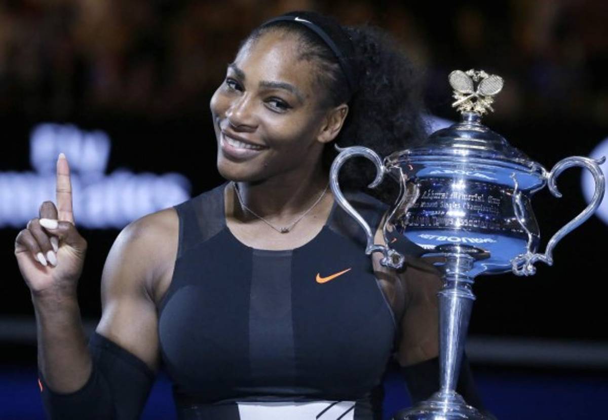 Serena Williams posa embarazada y desnuda para revista