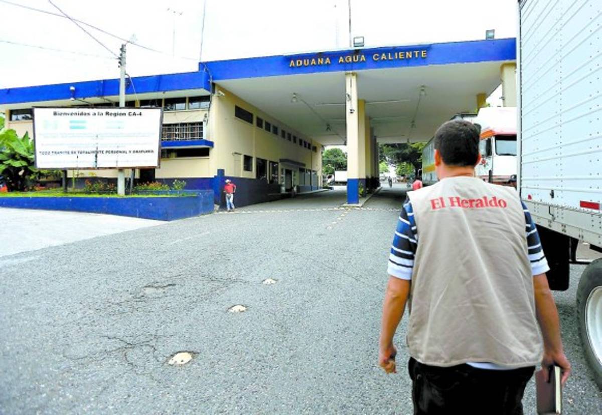 Coyotes usan trece 'aduanas privadas” para traficar con migrantes