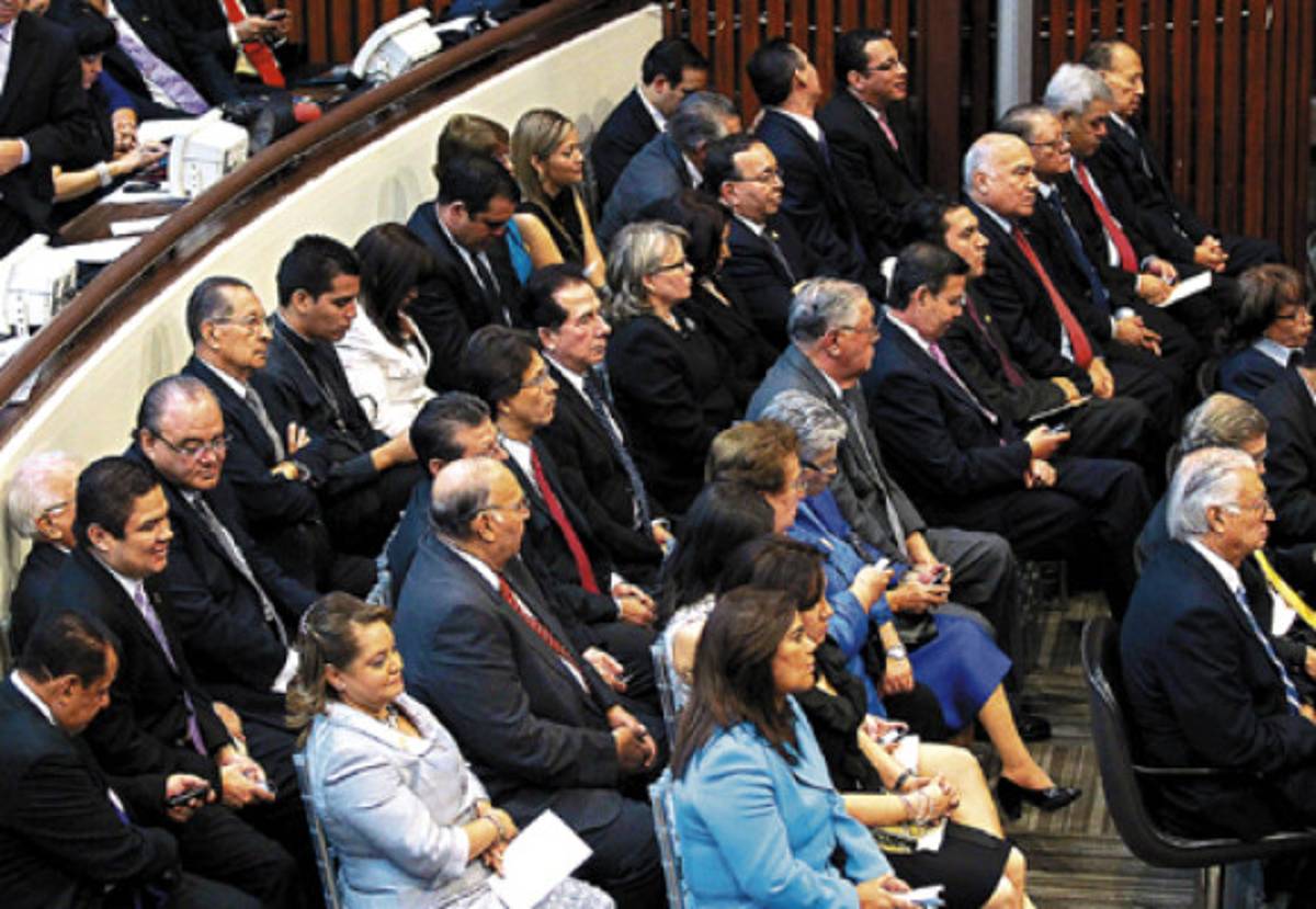 Arranca la tercera legislatura con expectativa por año político