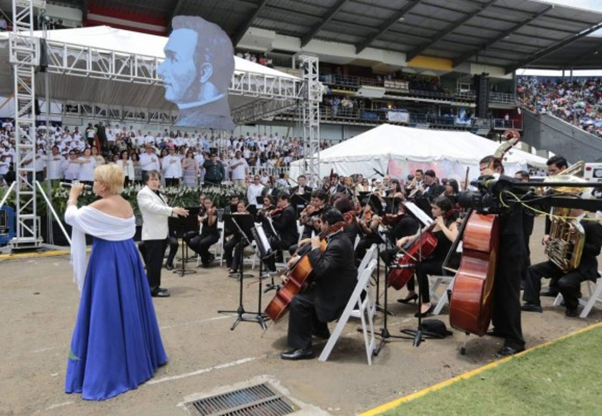 Desfiles se convirtieron en exquisita jornada cultural