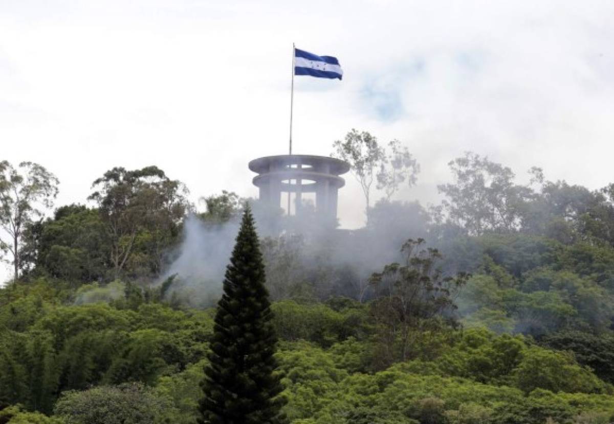 Honores a Honduras en su 193 aniversario de independencia