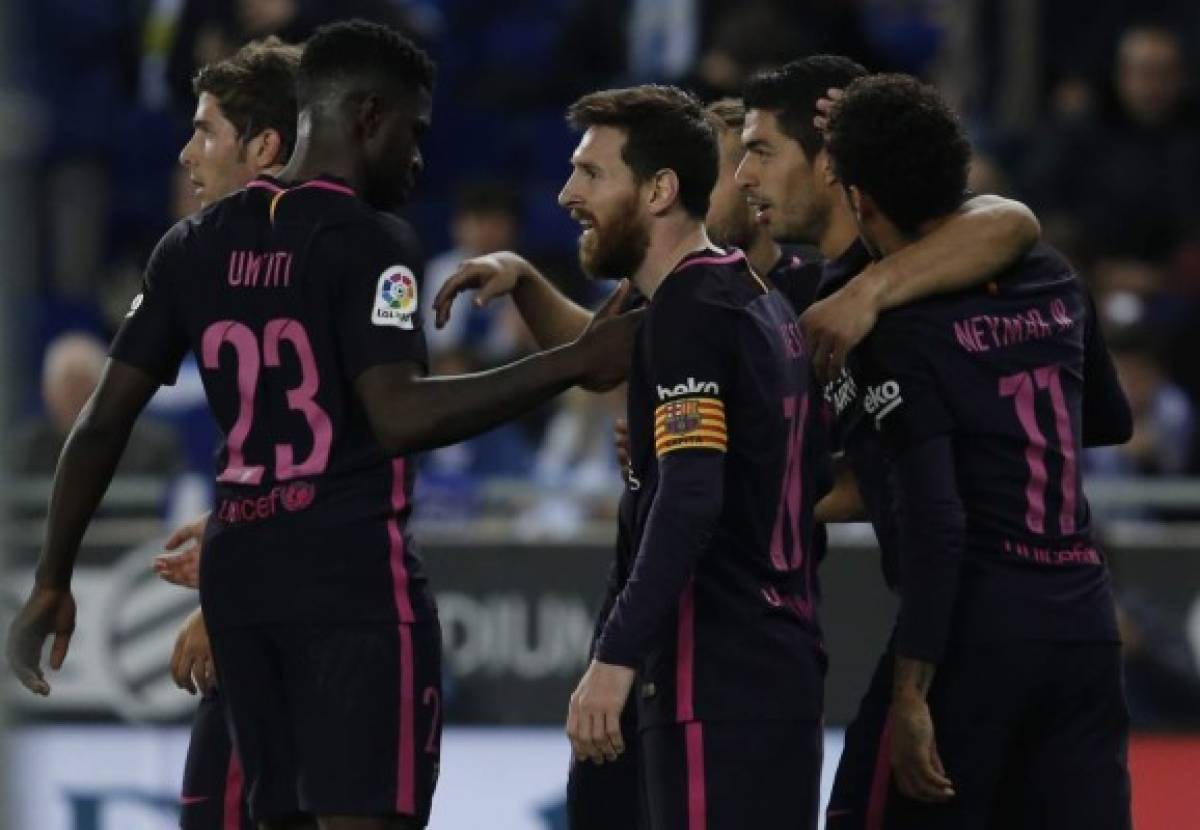 El Barcelona gana el derbi al Espanyol con doblete de Suárez y sigue líder