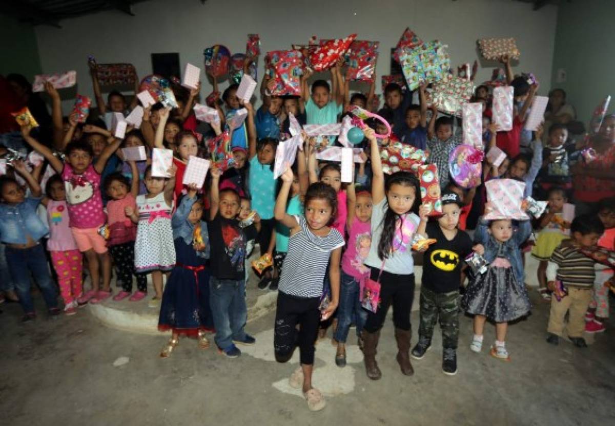 Ogilvy y Yummies dibujaron sonrisas en 200 niños de Monte de los Olivos