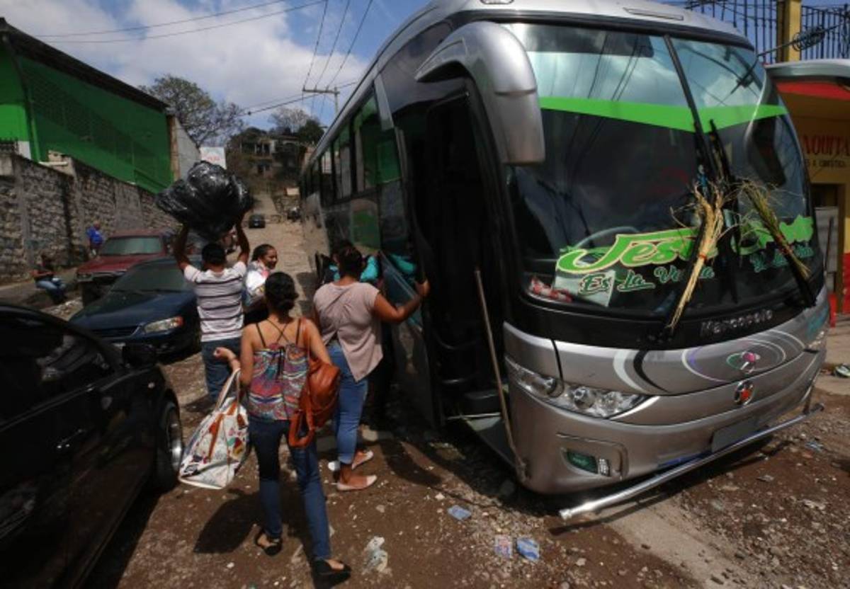 El miércoles esperan el segundo éxodo de viajeros
