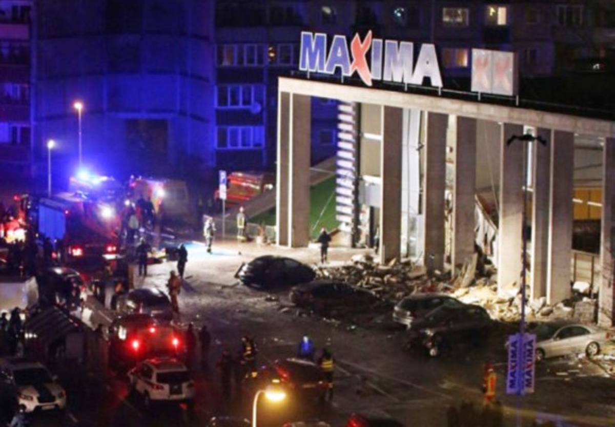 Al menos 45 muertos al colapsar edificio en Letonia