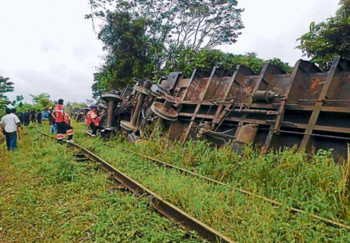 'La bestia” se descarrila y mata a 6 migrantes; 4 son hondureños
