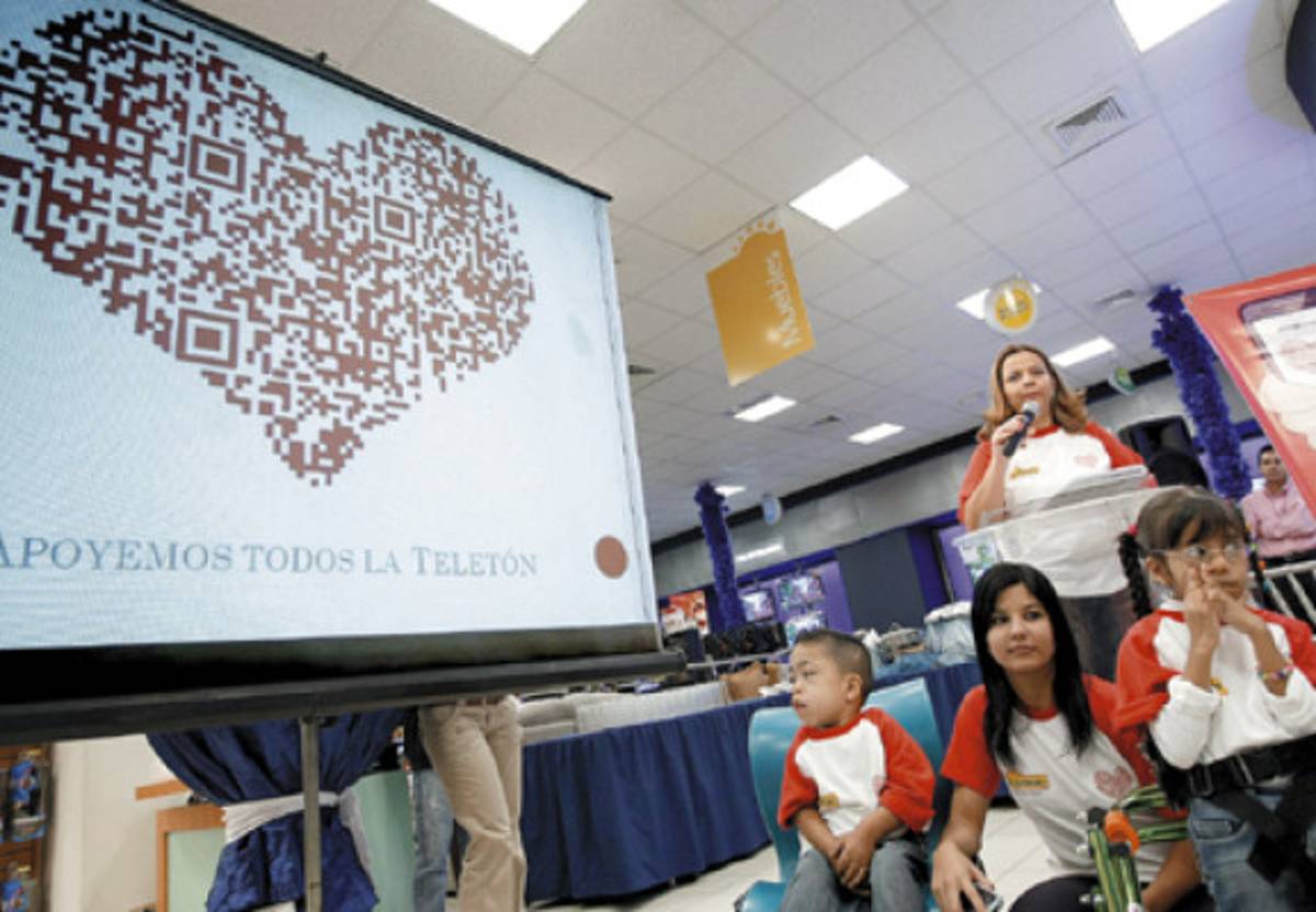 A escanear el código QR de la Curacao para apoyar a Teletón