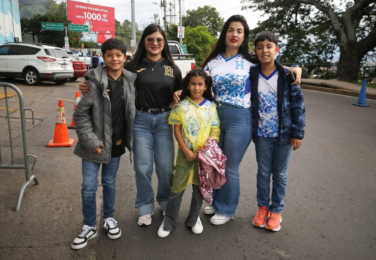 Periodista sorprende, petición a futbolista y respaldo total a la Selección de Honduras ante Haití
