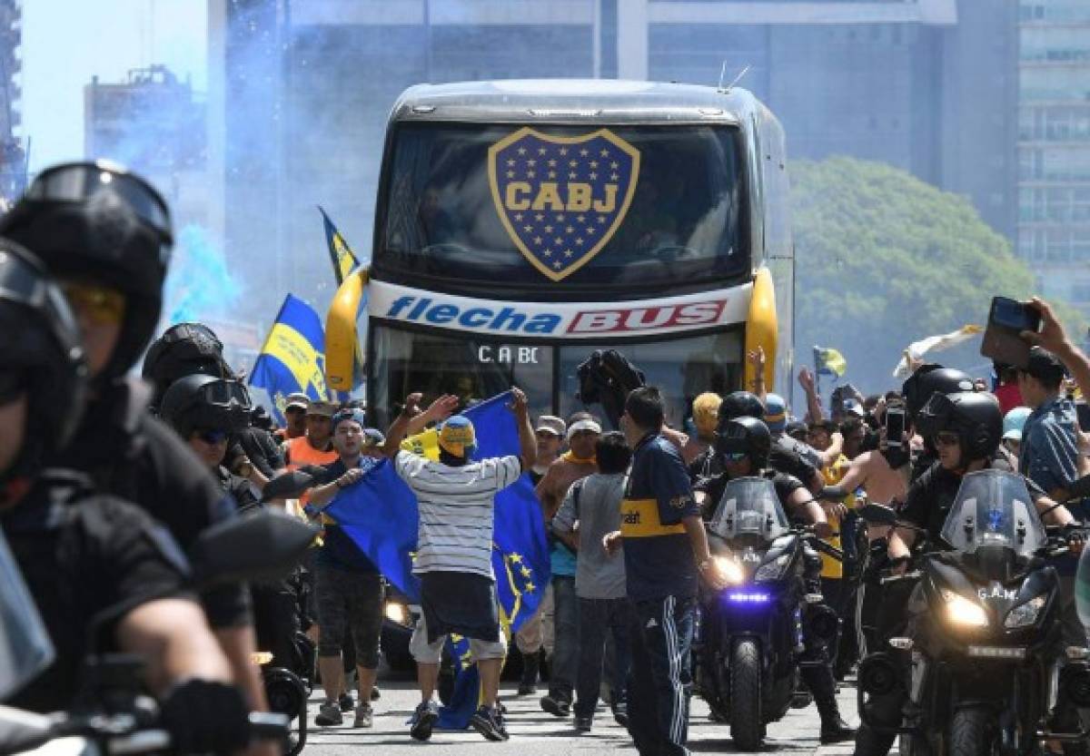 El vídeo de la reacción de jugadores del Boca Juniors al ser atacados dentro del autobús
