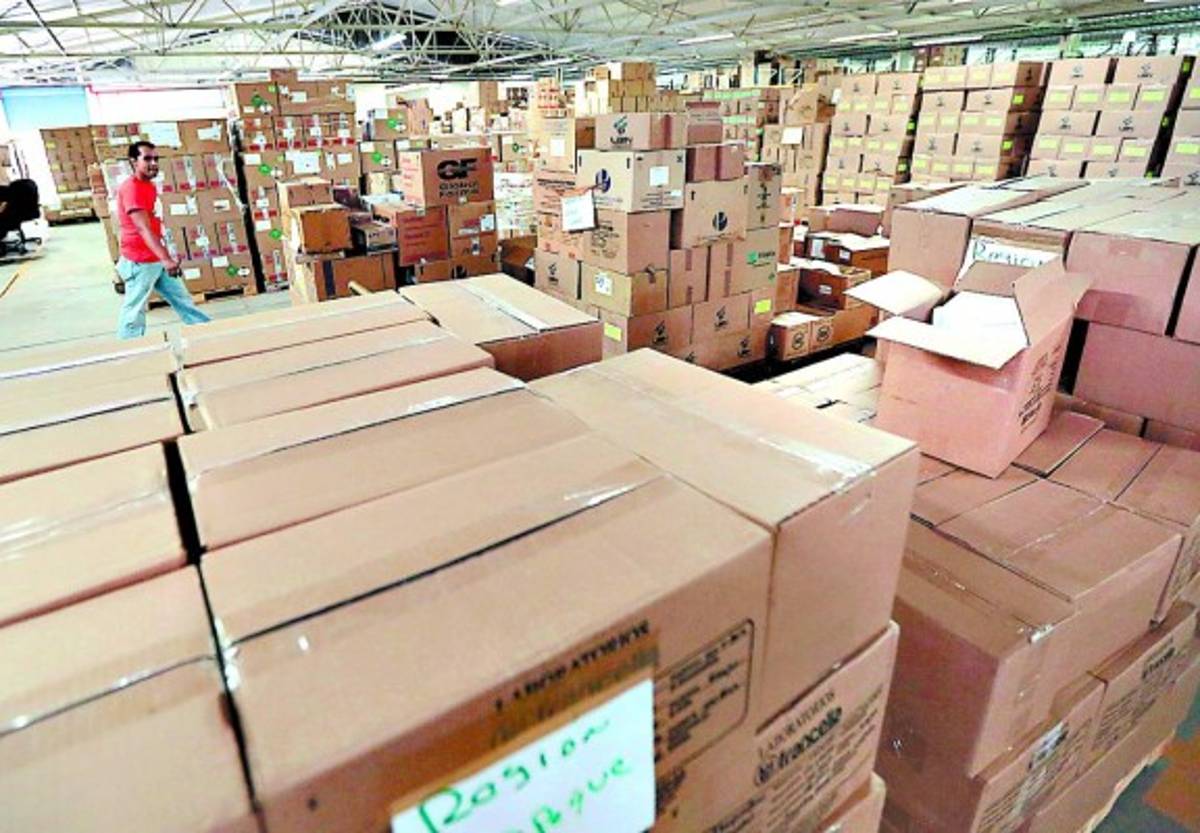Envían seis camiones repletos de medicinas en Honduras