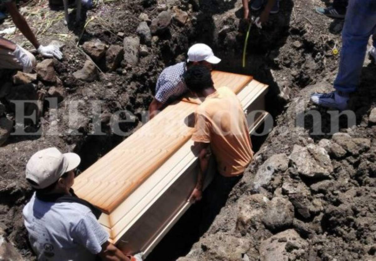 Dan último adiós a Sherly, el travesti que apareció encostalado en El Carrizal