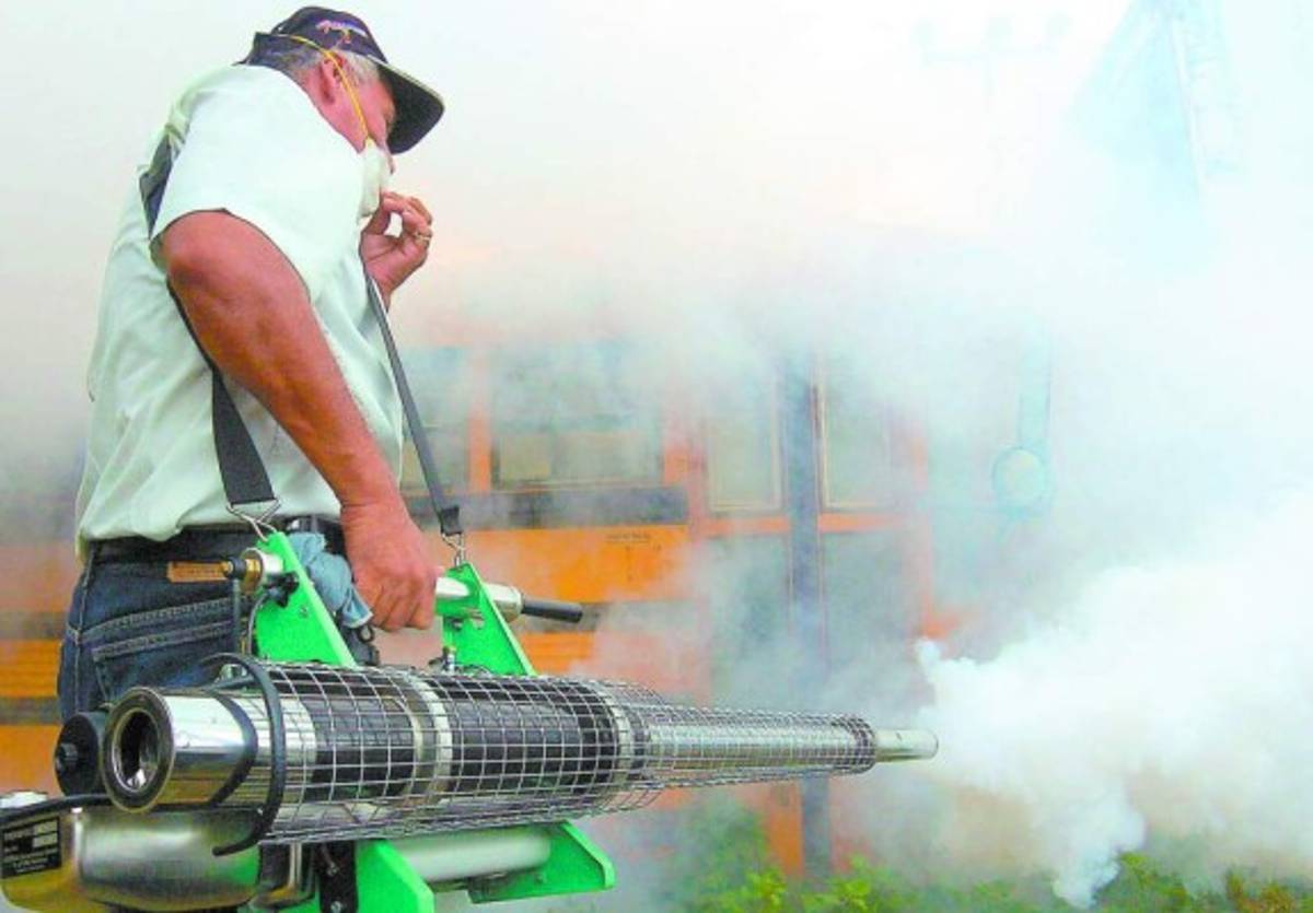 Los trabajos de fumigación no son convenientes en tiempo de frío, ya que el viento causa que pierdan su efectividad.