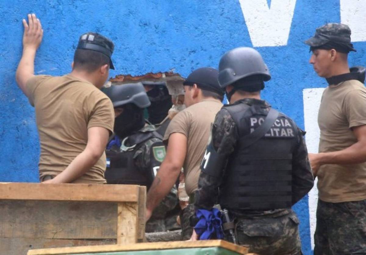 Centenares de uniformados estuvieron presentes en la operación.