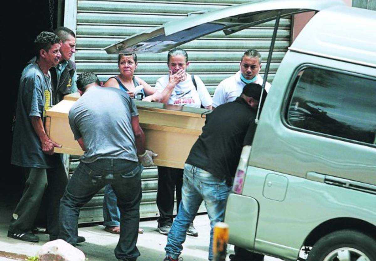 Asalto en cantina le costó la vida a cliente y empleado