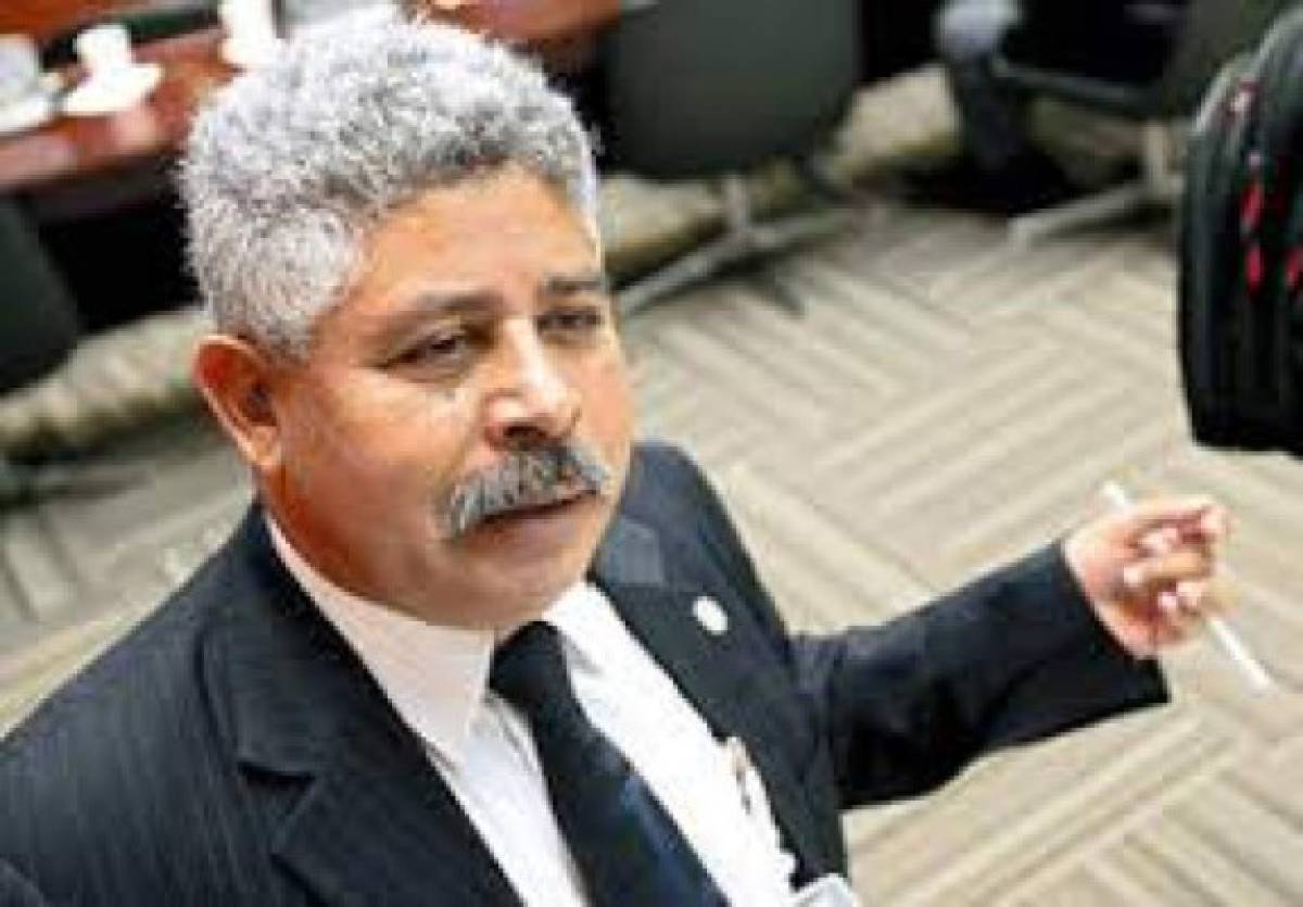 Marvin Ponce agrede a Nelson Ávila en pleno programa