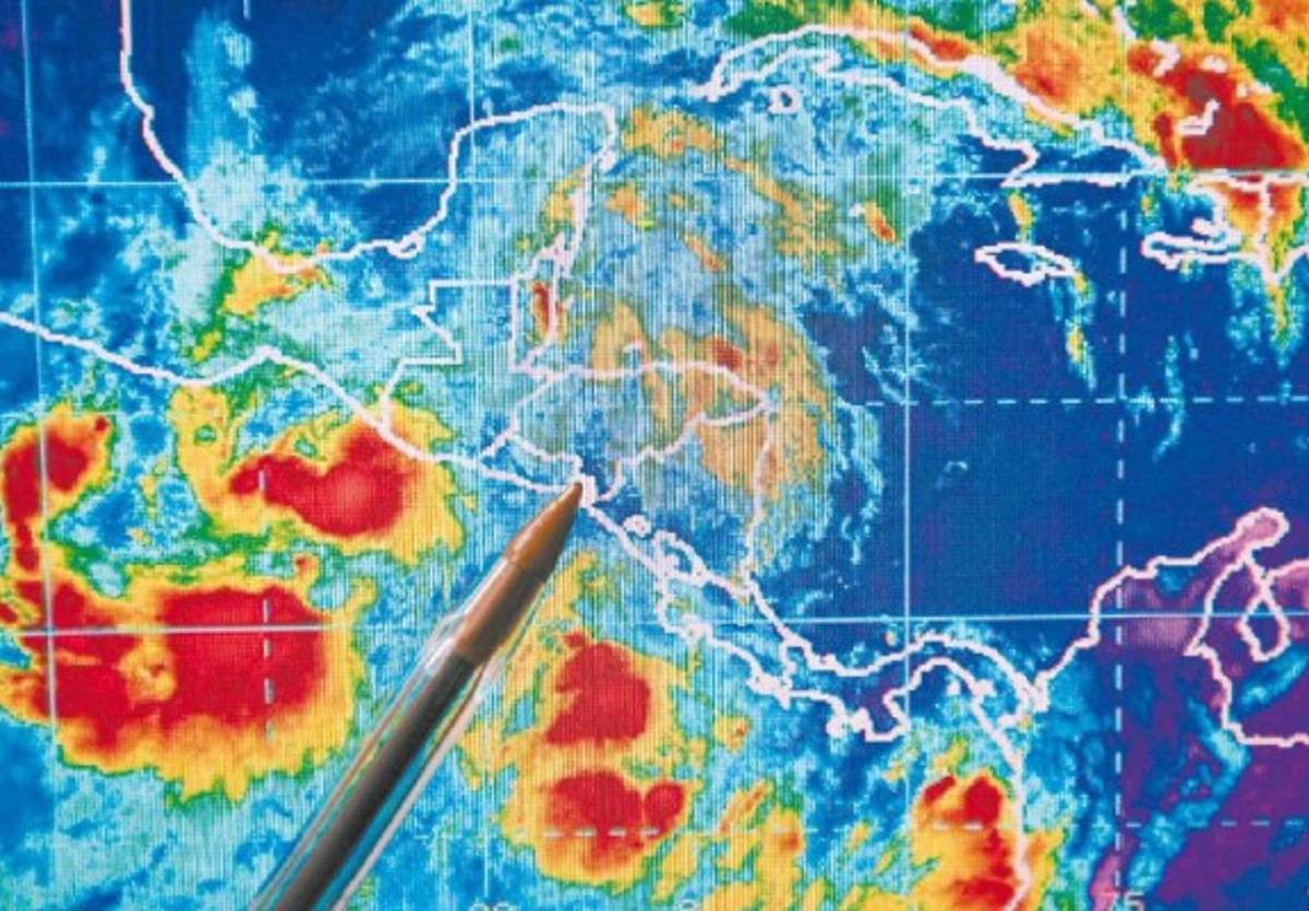 Onda tropical dejará lluvias en cuatro regiones de Honduras