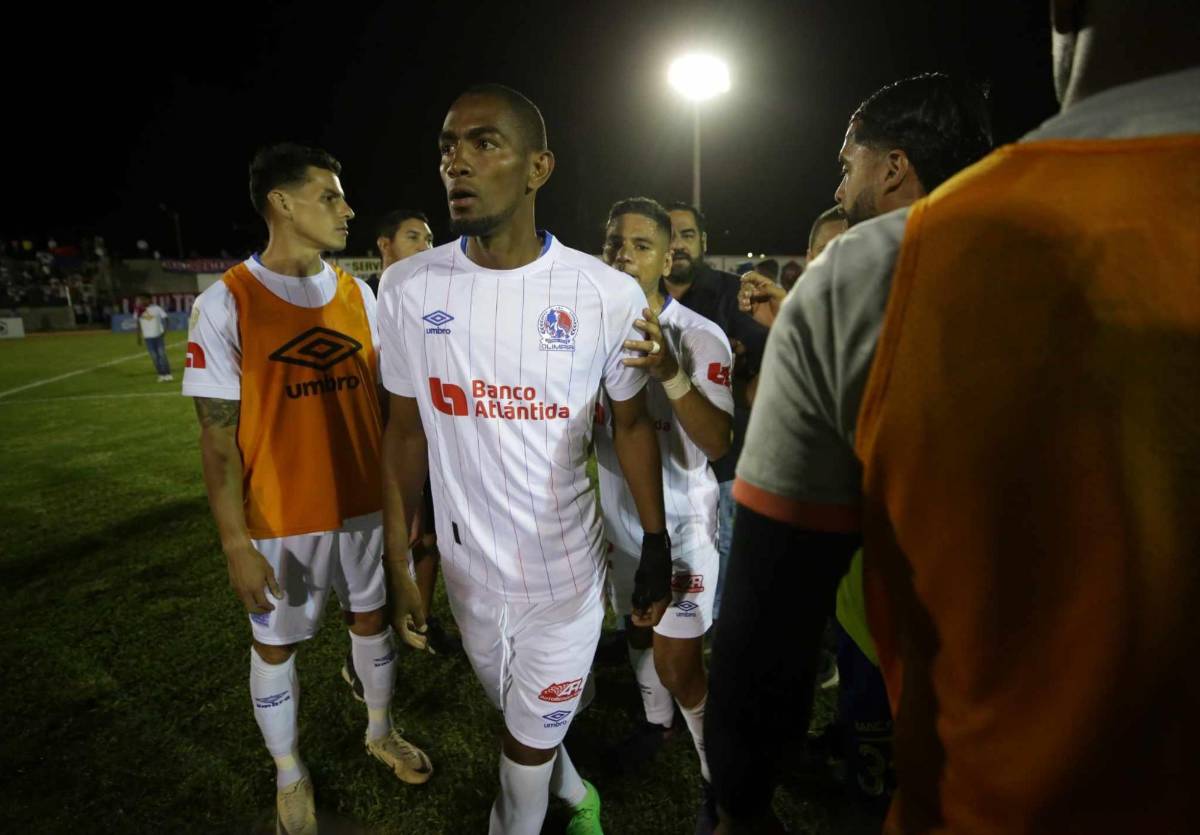 ¿Cómo inició todo? Jugadores de Olancho y Olimpia terminan entre puños y agarrones