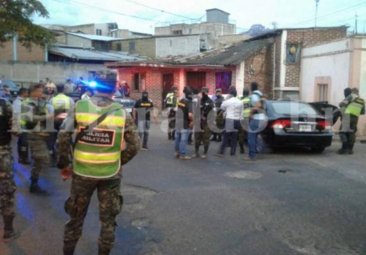 Intercambio de disparos entre policías y mareros dejó cinco personas muertas.