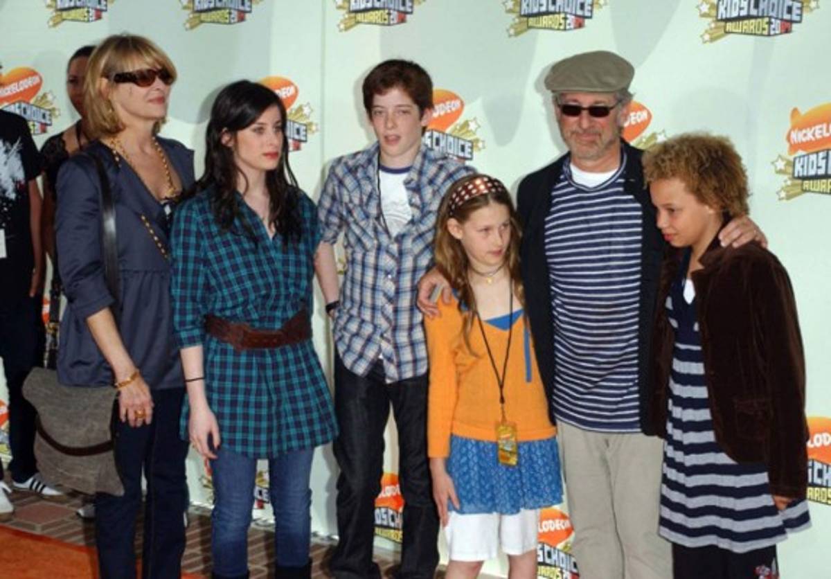 Famosos que se han dedicado a procrear grandes familias