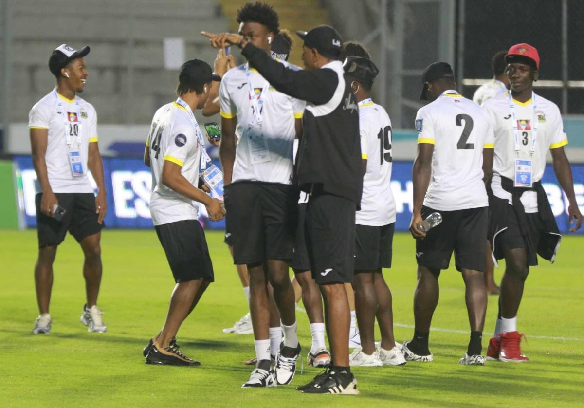En fotos: Ambiente de fiesta viven aficionados que llegaron a apoyar a la Selección de Honduras
