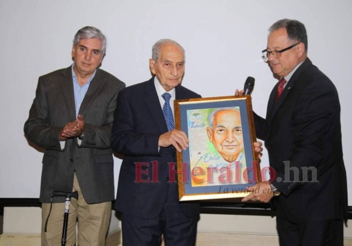 Doce destacados empresarios son galardonados por el Cohep