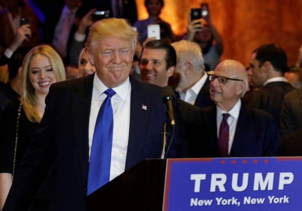 NY acerca a Clinton a nominación; refuerza campaña de Trump  