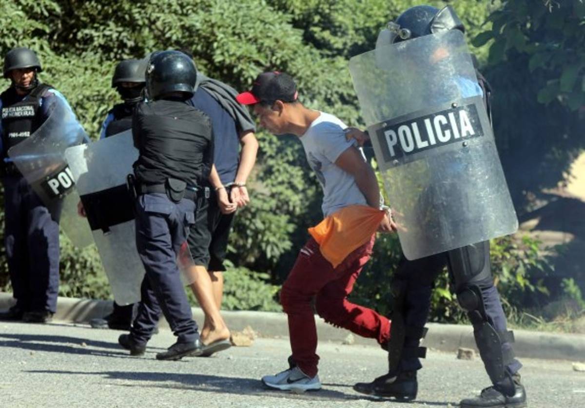Tras batalla surge promesa de reparar calle en la Sagastume