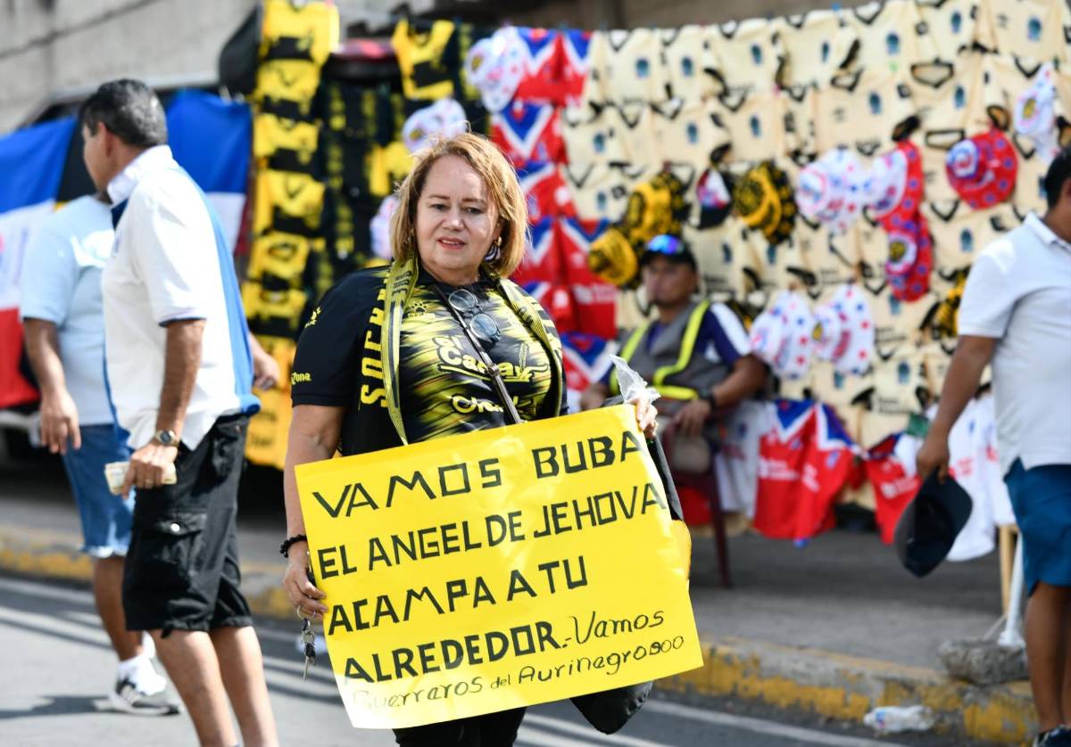 Recibimiento hostil, jugadores llegan de civil y fiesta olimpista previo a final ante Real España