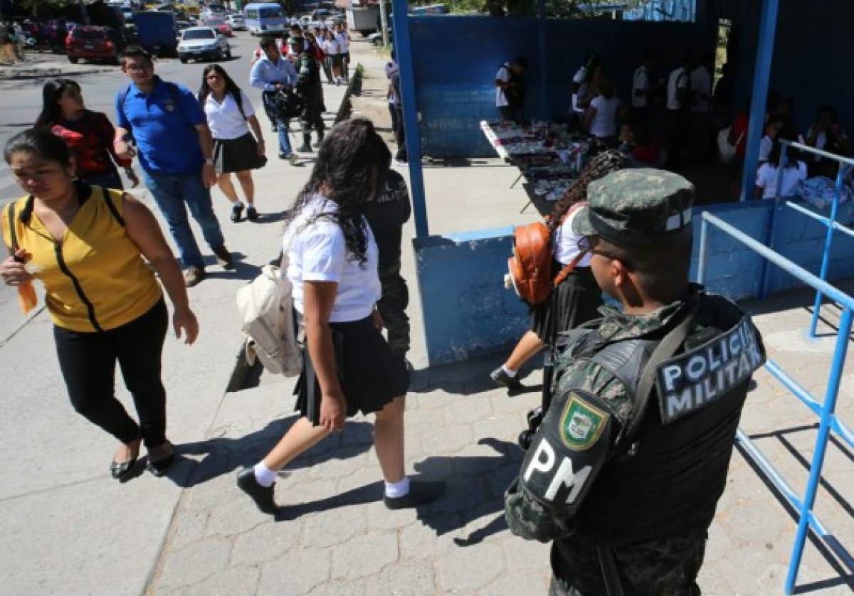 Bajo resguardo militar están unos 15 centros educativos en la capital