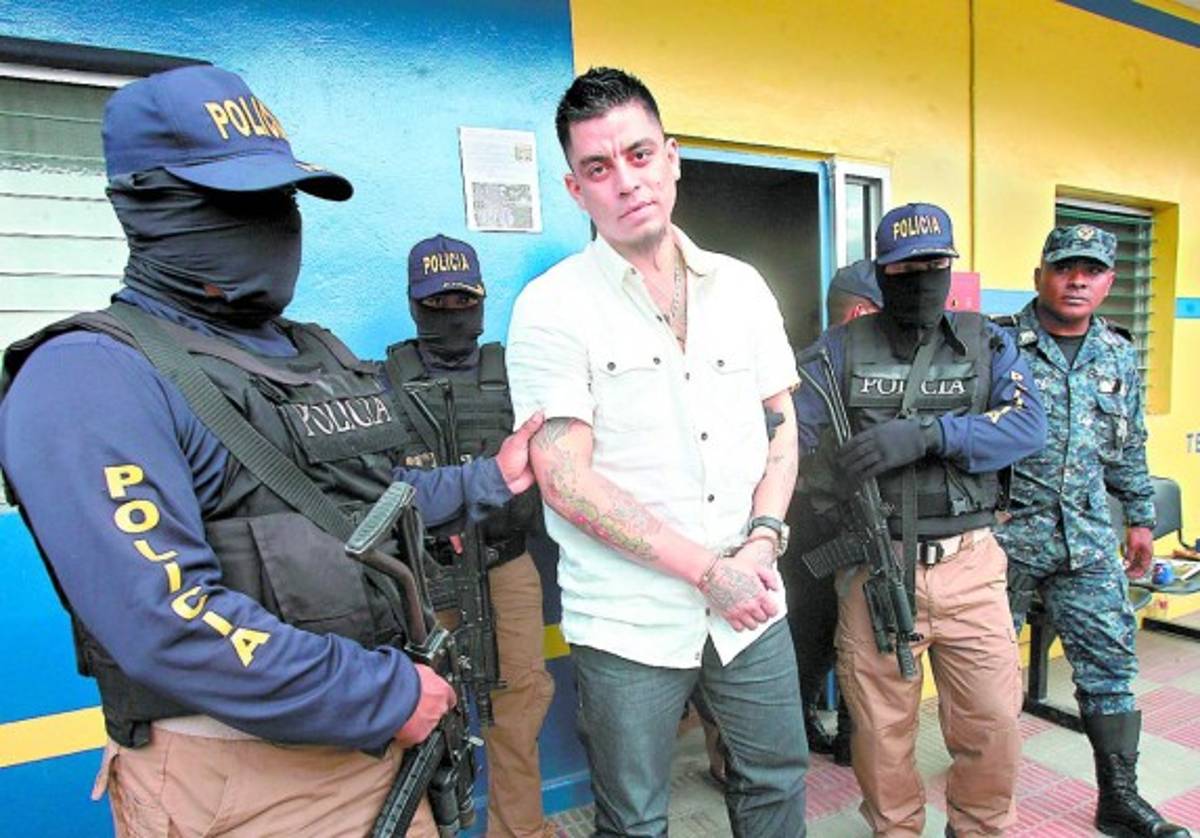 Al batallón llevan a extorsionadores