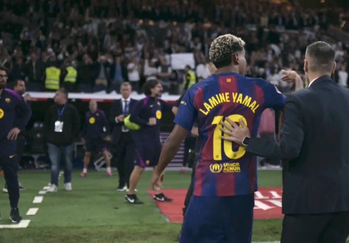 Provocación de Vinícius a Yamal y pelea entre suplentes de Real Madrid y Barcelona