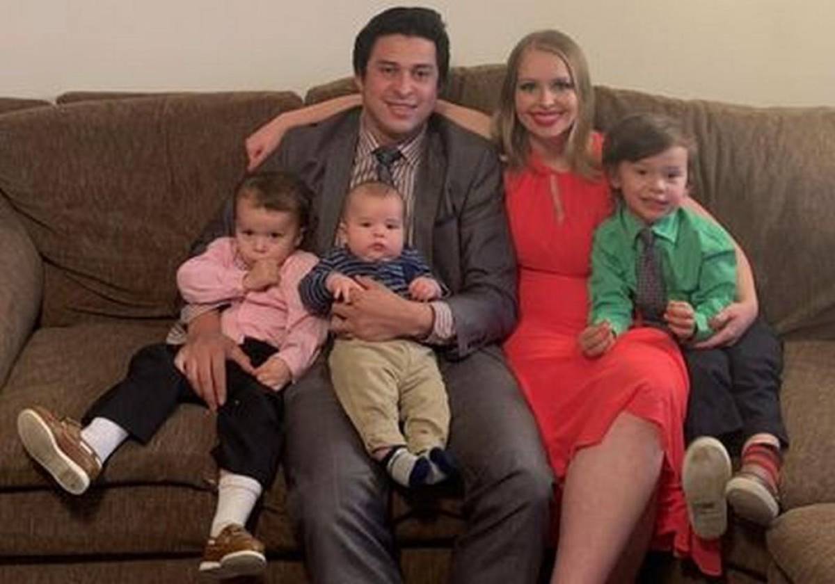 Ramón Arturo junto a su familia, Tiffany y sus pequeños Noah, Luca y William.