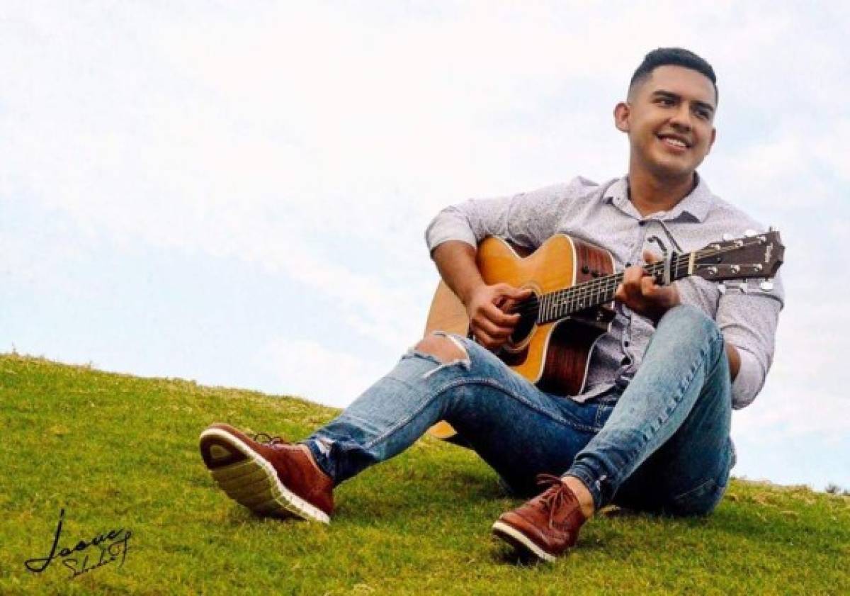 El cantante hondureño lanza su nuevo sencillo la próxima semana, por lo que espera el apoyo de todos los compatriotas.