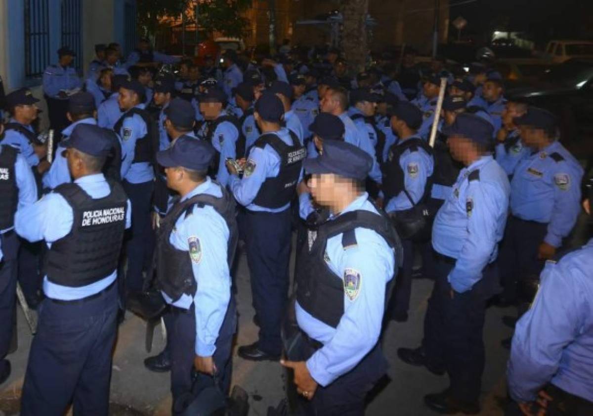 Honduras: Policías suspendidos por investigaciones no ocuparán posiciones estratégicas