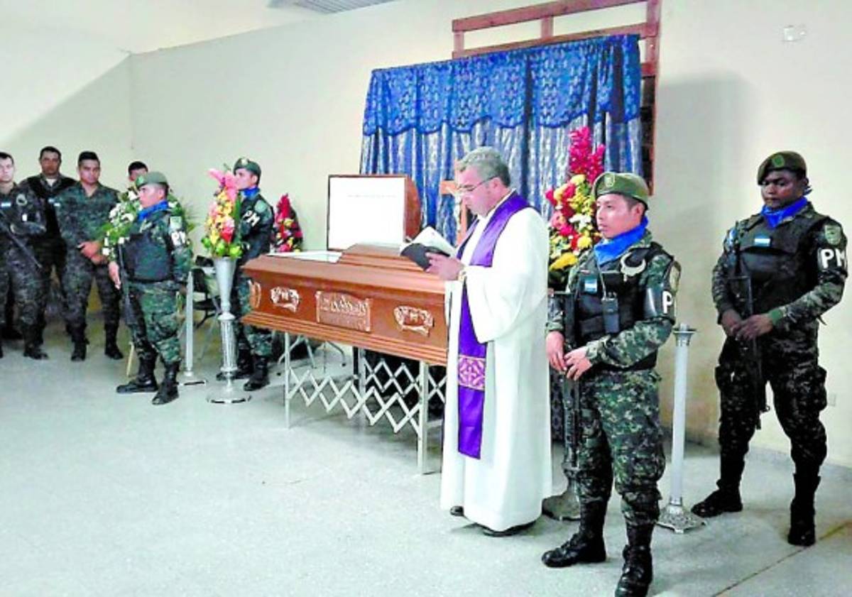 Policía Militar da último adiós a soldado abatido en enfrentamiento con pandilleros