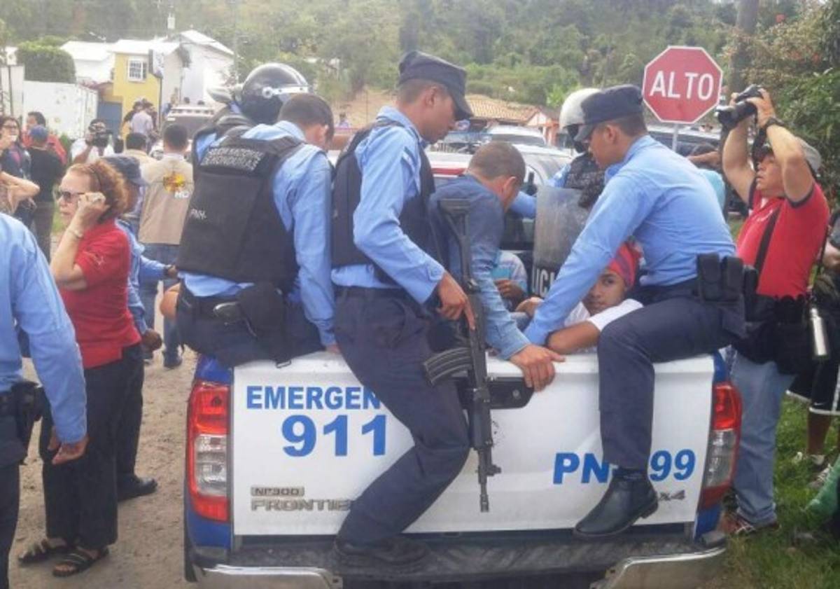 Realizan tomas de peajes en diferentes ejes carreteros de Honduras