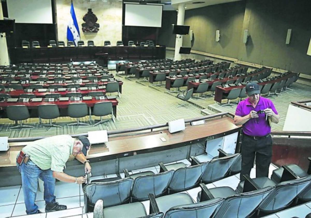 El salón de sesiones del Congreso Nacional lucirá remozado y pulcro