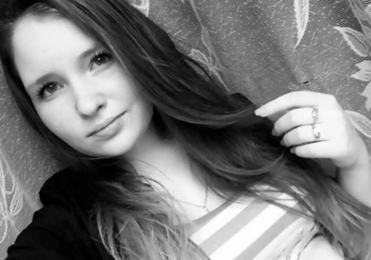 Rusia: Adolescente muere intoxicada cuando sostenía relaciones en un carro