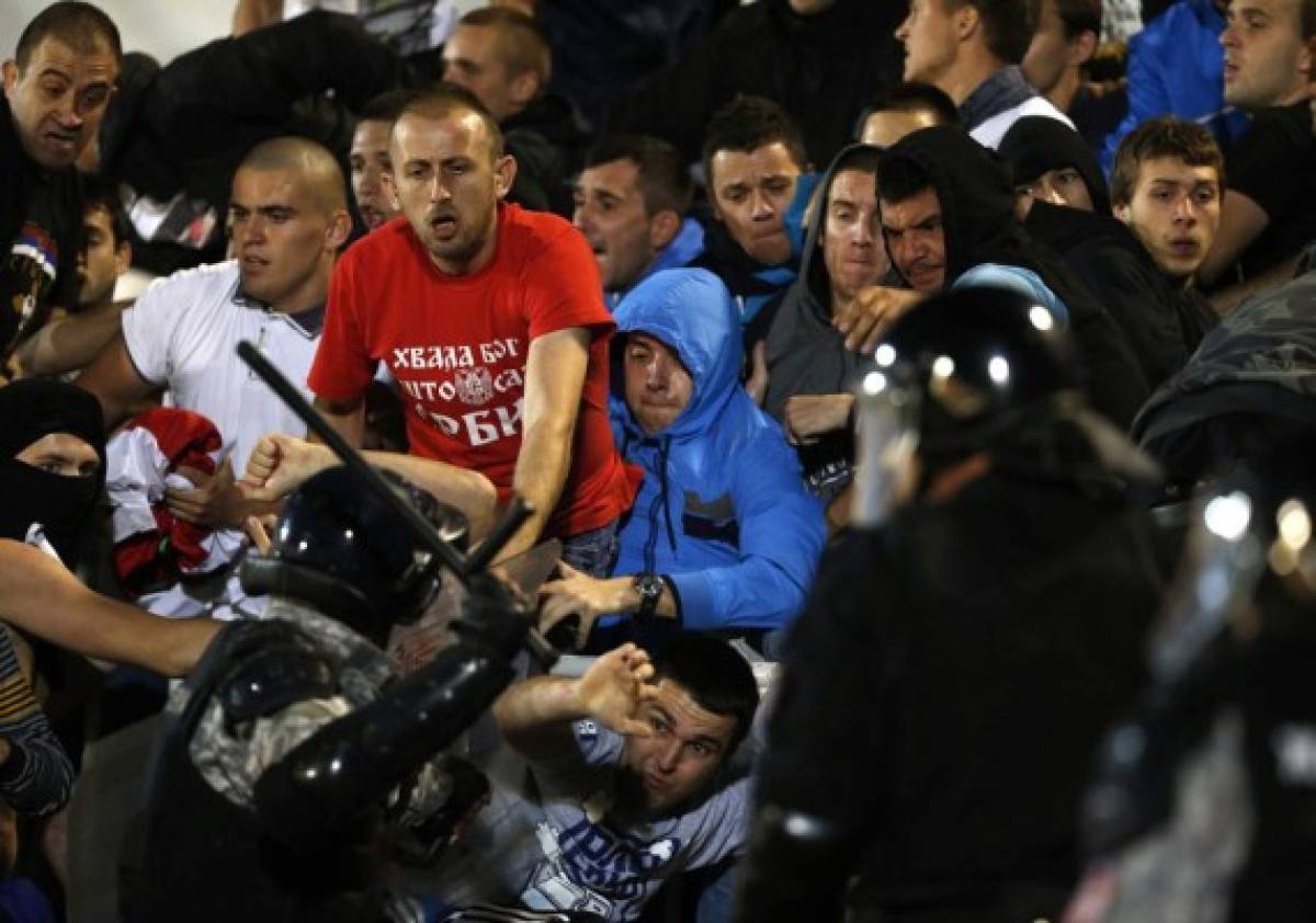 VIDEO: Serbia-Albania suspendido por incidentes